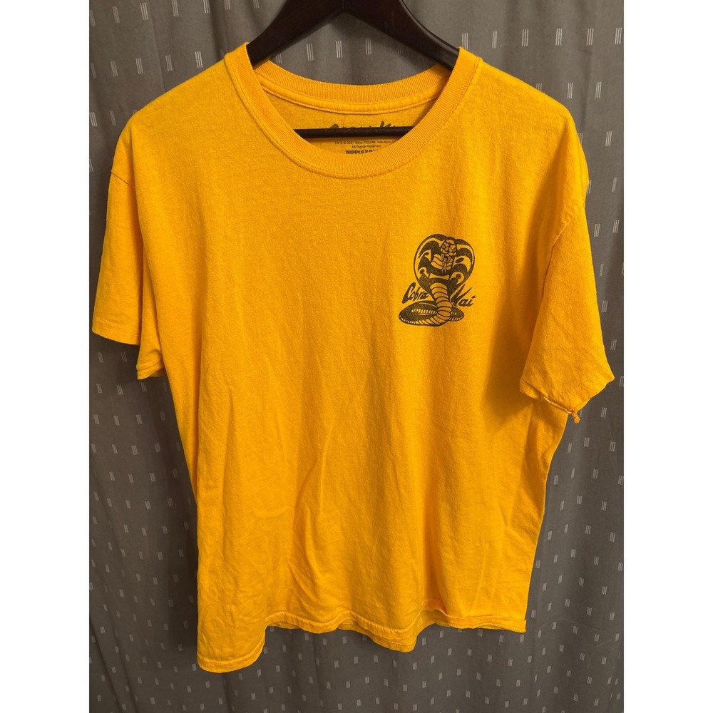 Cobra Kai Ripple Junction Graphic T-Shirt Mens Large Yellow Karate Kid Johnny L